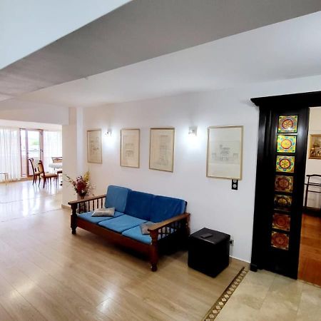 Spacious Apartment In City Centre Jászvásár Kültér fotó
