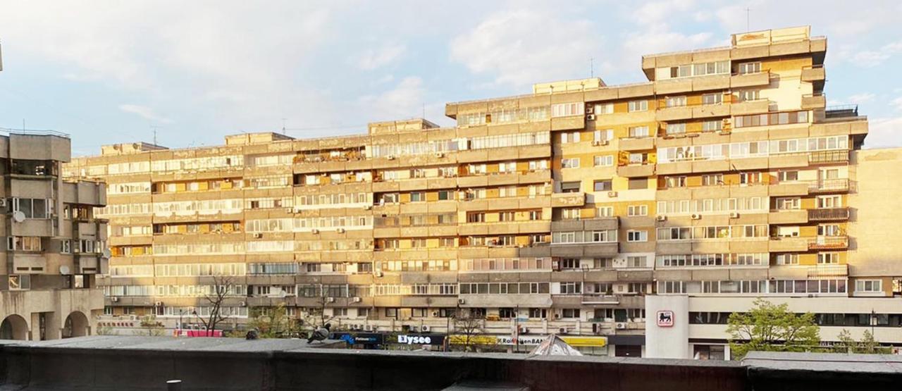 Spacious Apartment In City Centre Jászvásár Kültér fotó