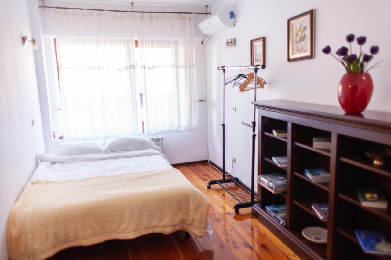 Spacious Apartment In City Centre Jászvásár Kültér fotó