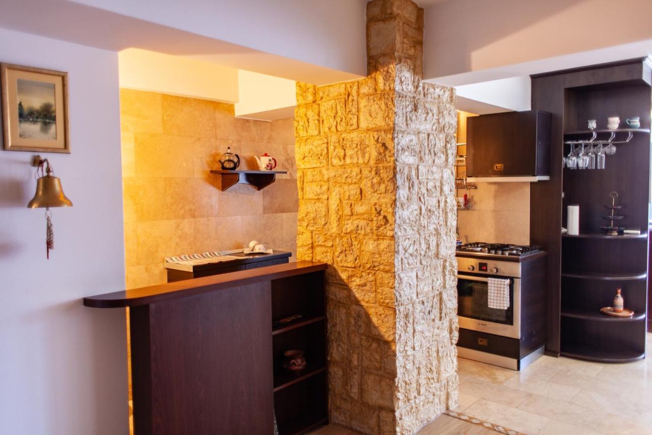 Spacious Apartment In City Centre Jászvásár Kültér fotó