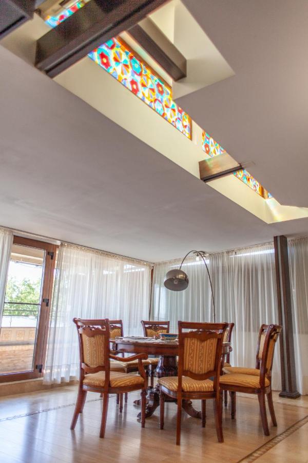 Spacious Apartment In City Centre Jászvásár Kültér fotó