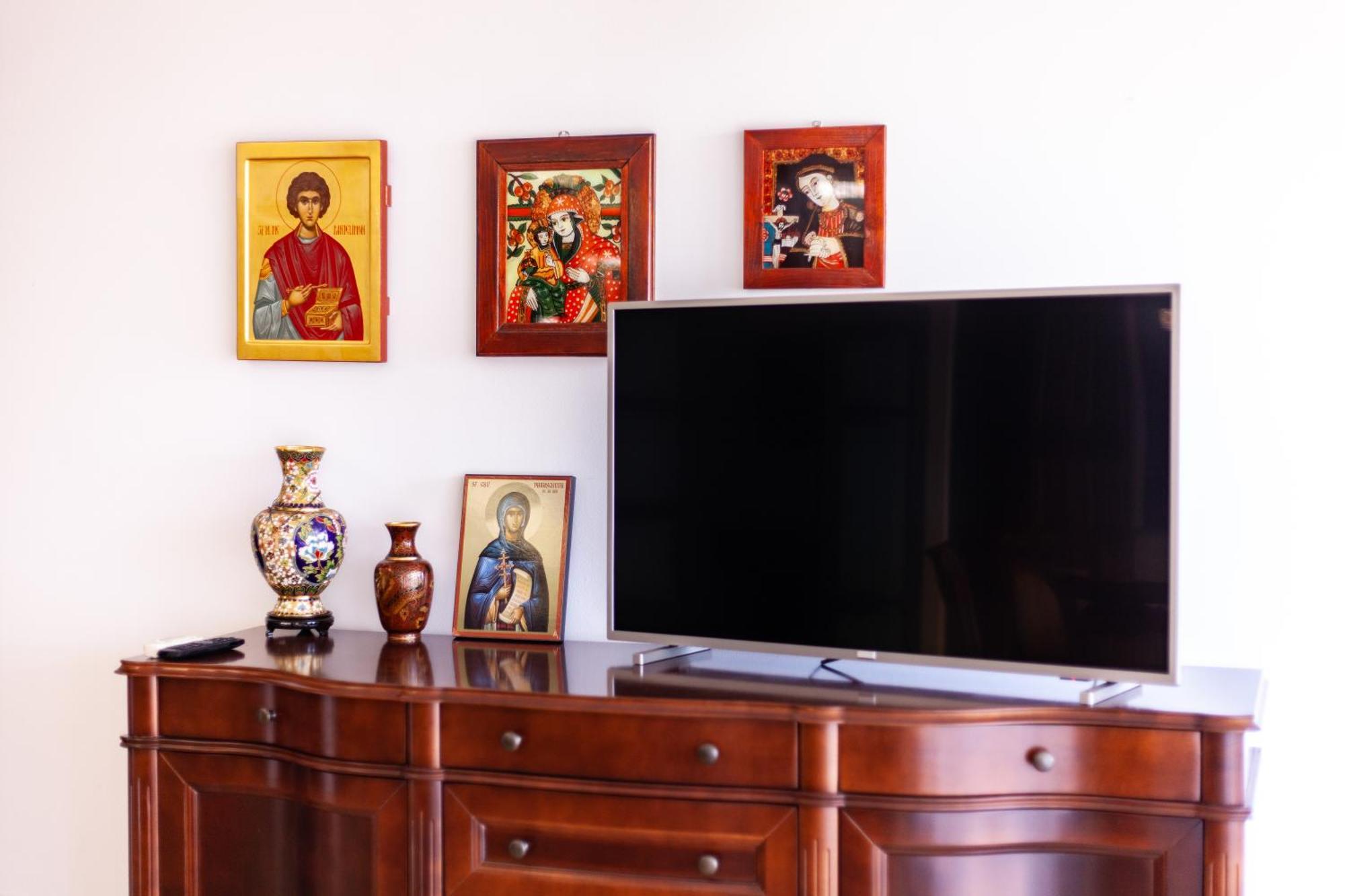 Spacious Apartment In City Centre Jászvásár Kültér fotó