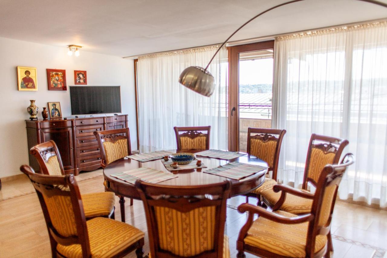 Spacious Apartment In City Centre Jászvásár Kültér fotó