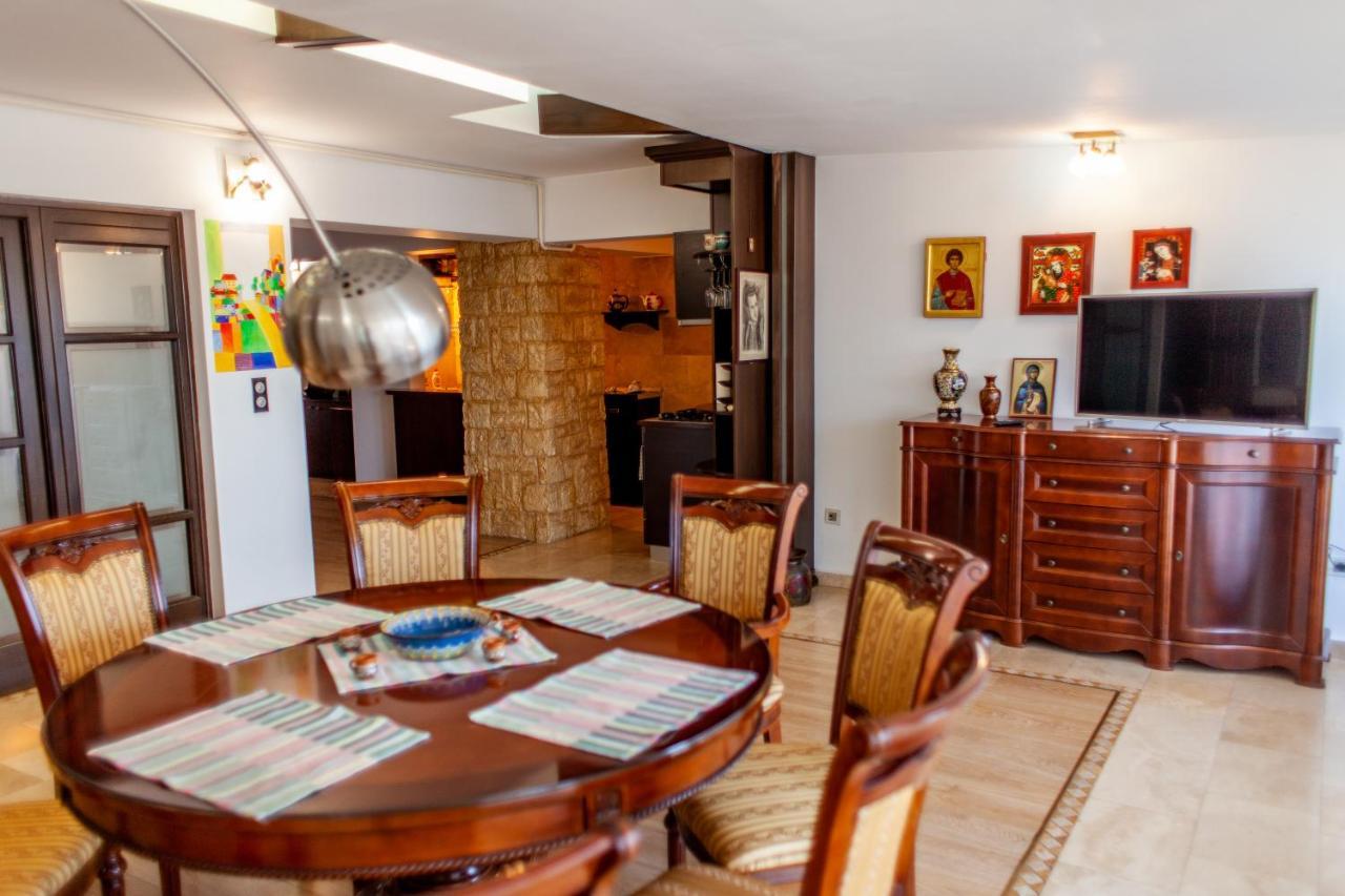 Spacious Apartment In City Centre Jászvásár Kültér fotó